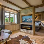 Bergmoment - Adults Only