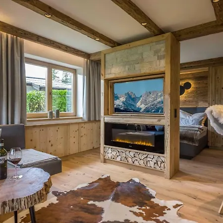 Bergmoment - Adults Only