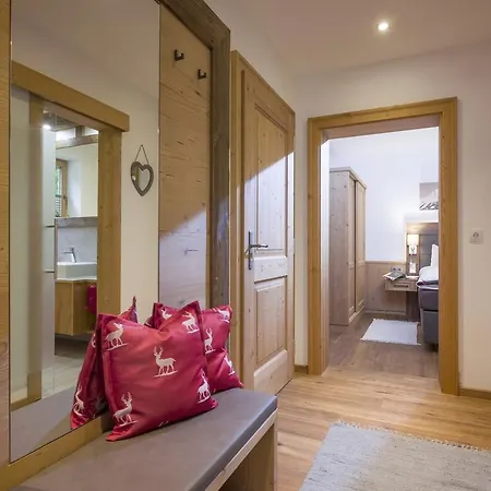 Bergmoment - Adults Only